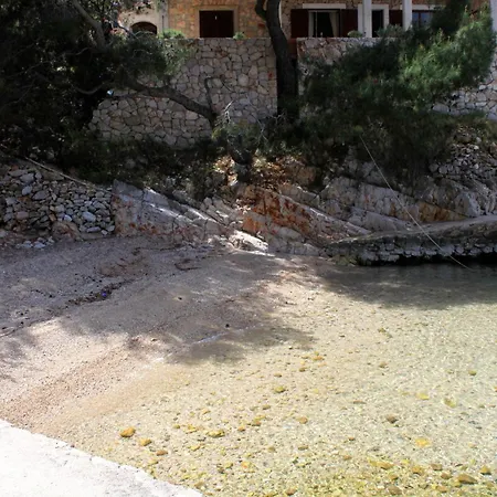 Zastupac 8761c * Hvar Town