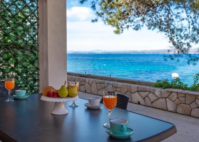 Zastupac 8761c * Hvar Town